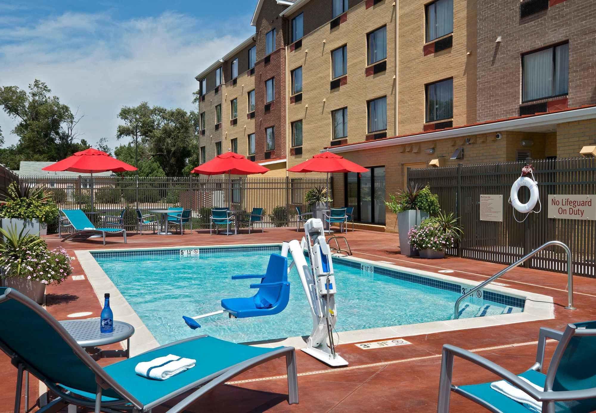 Towneplace Suites By Marriott Dodge City Exterior photo