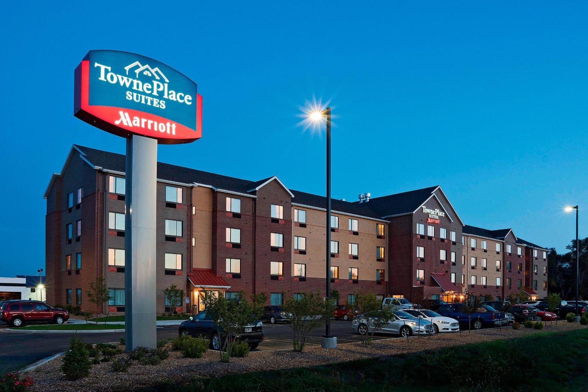 Towneplace Suites By Marriott Dodge City Exterior photo