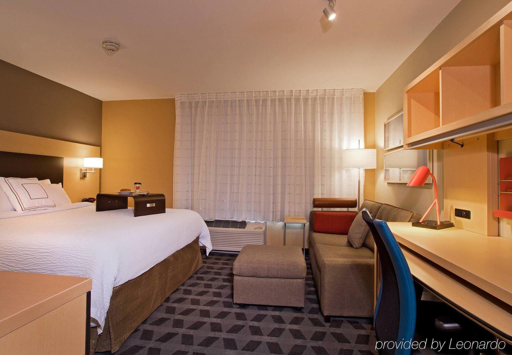 Towneplace Suites By Marriott Dodge City Exterior photo